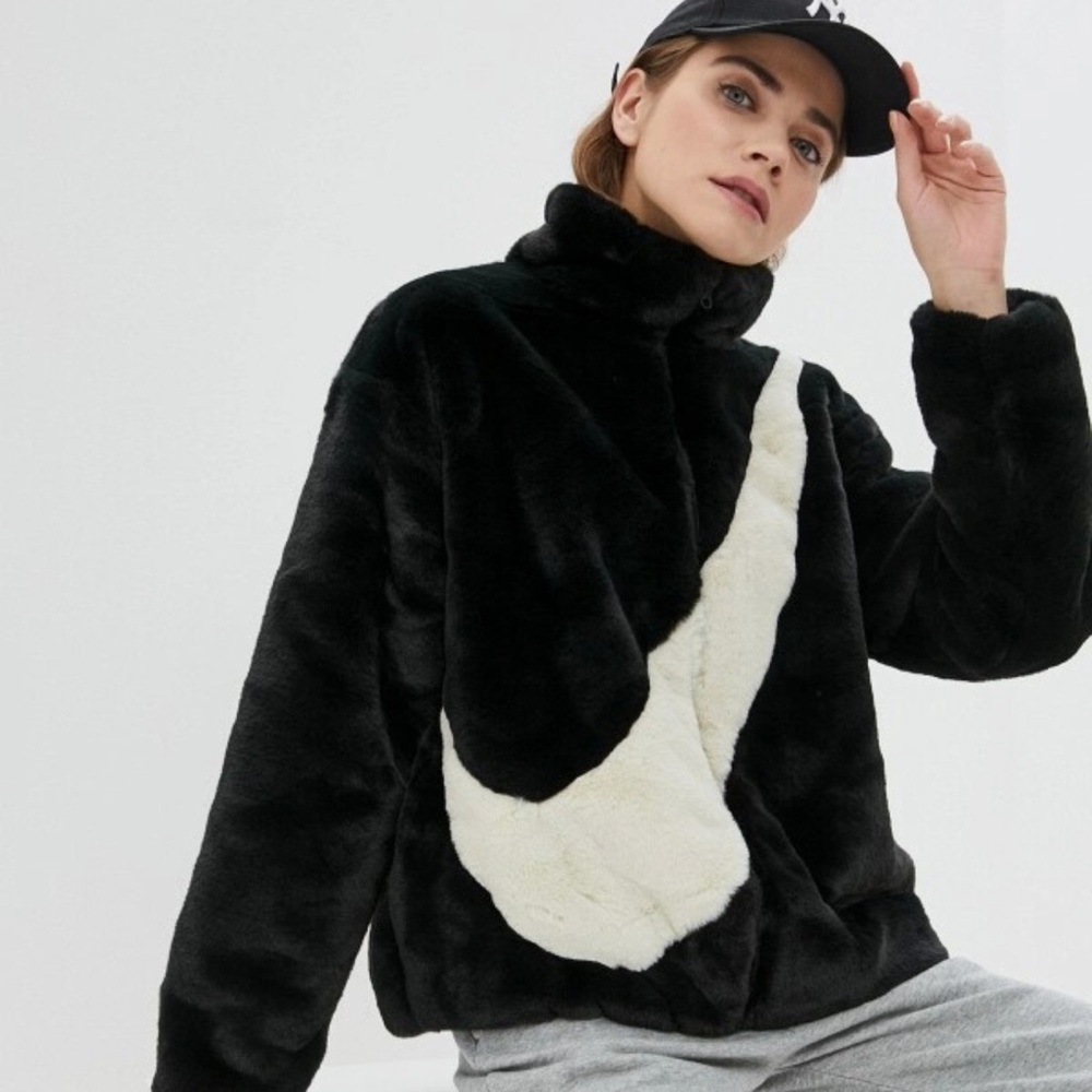 Nike Women's Black and Cream Teddy Jacket - Picture 3 of 12
